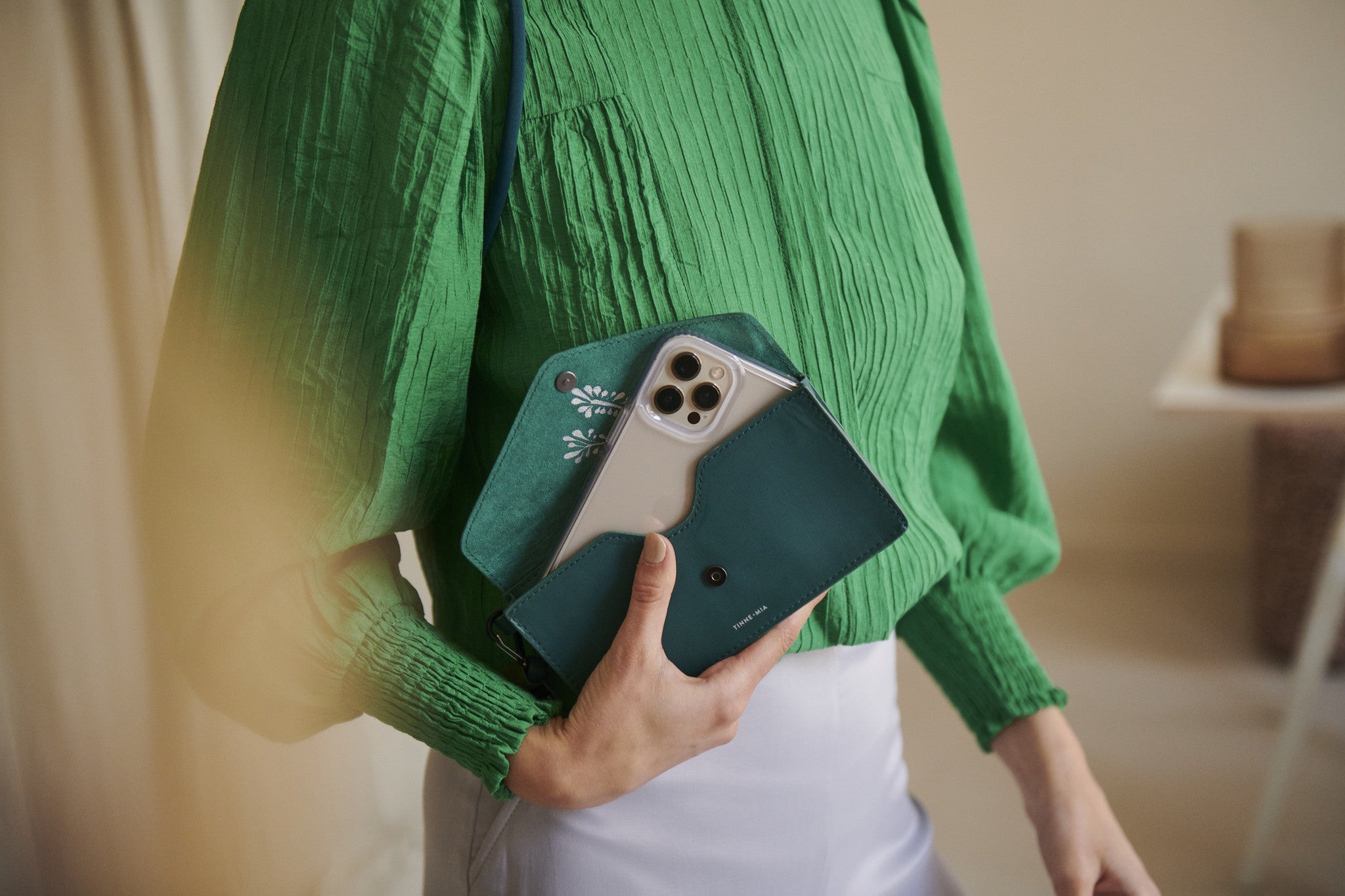 Odil Envelope phone pouch - Pepper