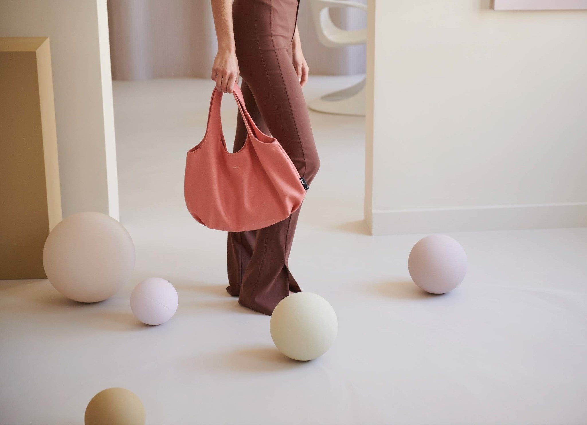 Mila handy bold bag - wool - Sugar Coral