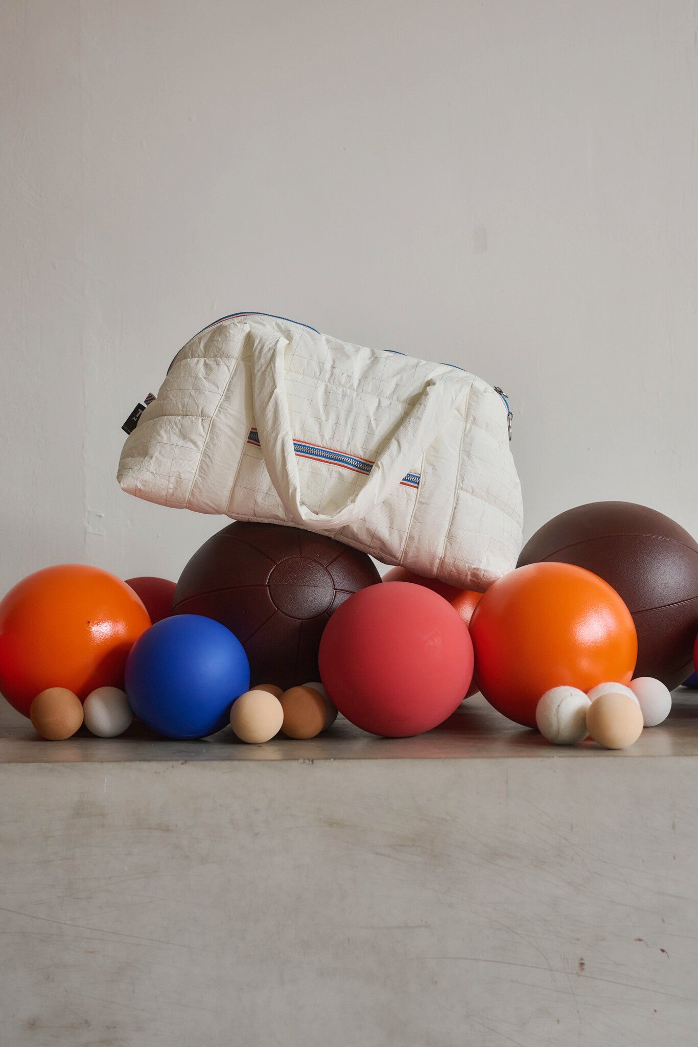 Melle Puffy Sports Bag - Tyvek White