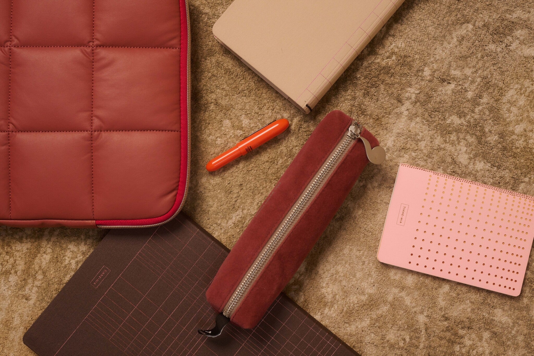 Senna Puffy laptop Pouch - Red Wood