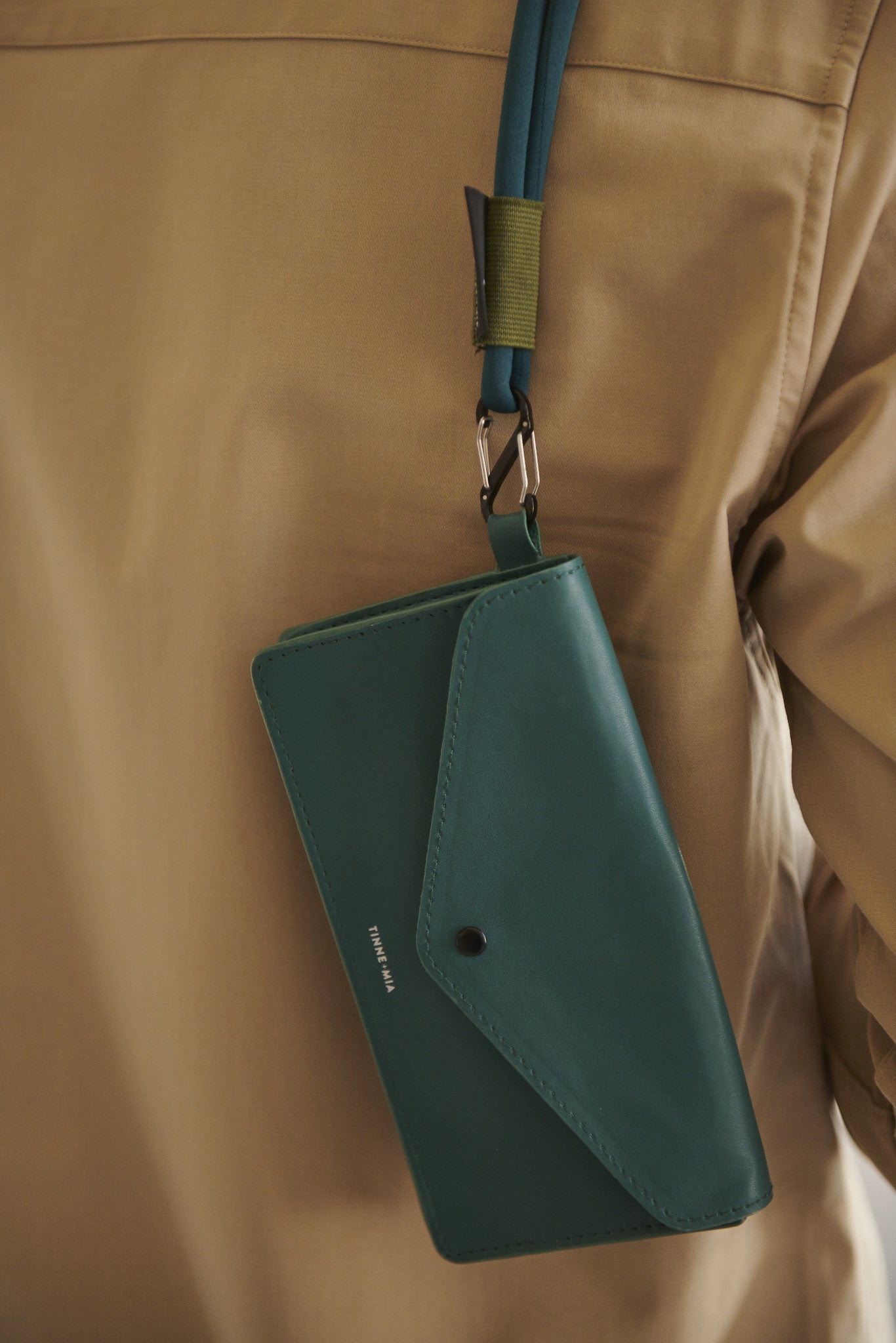 Odil Envelope phone pouch - Pepper