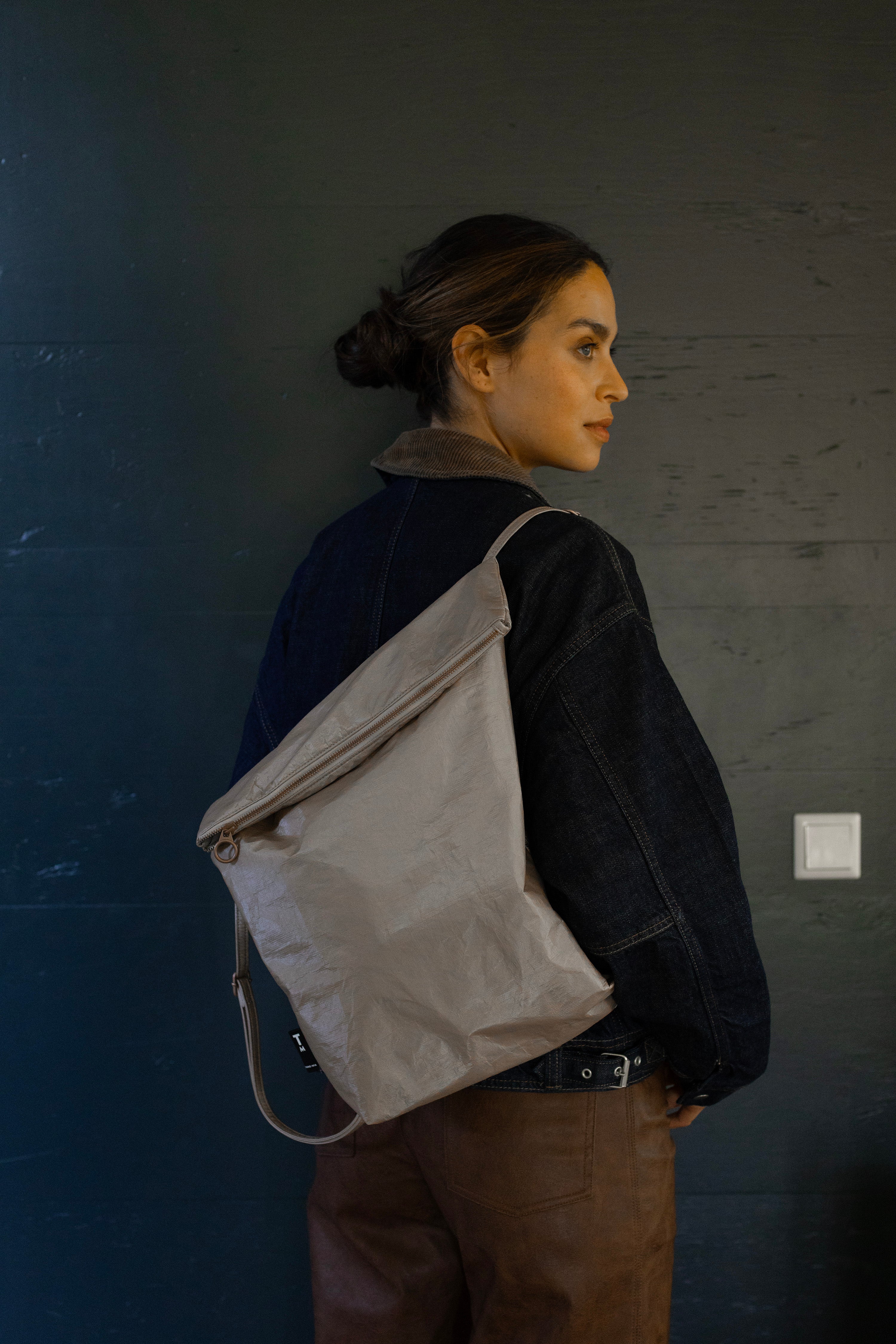Feel Good backpack - tyvek - dusty gold