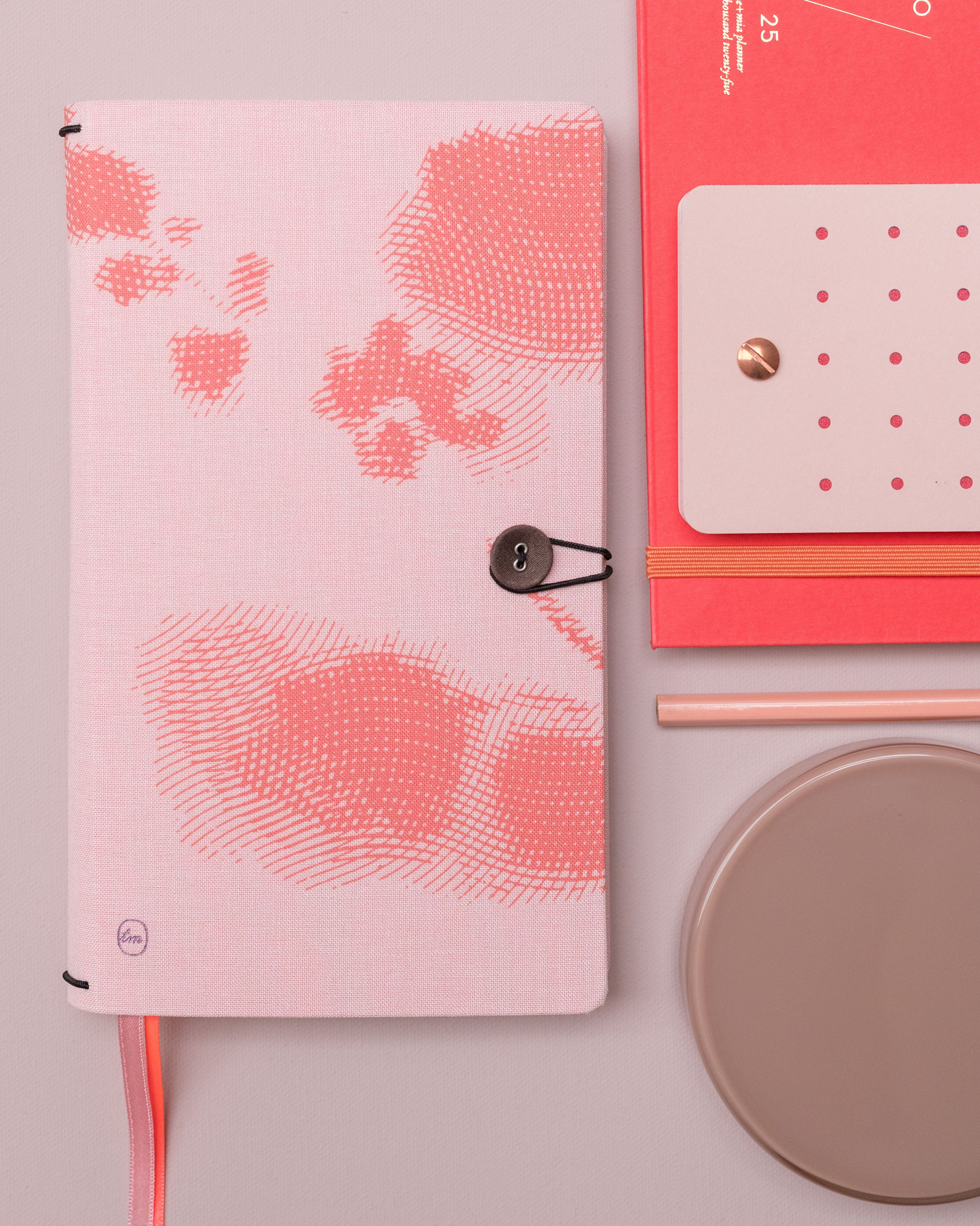 Notebook with button - Flamingo rose