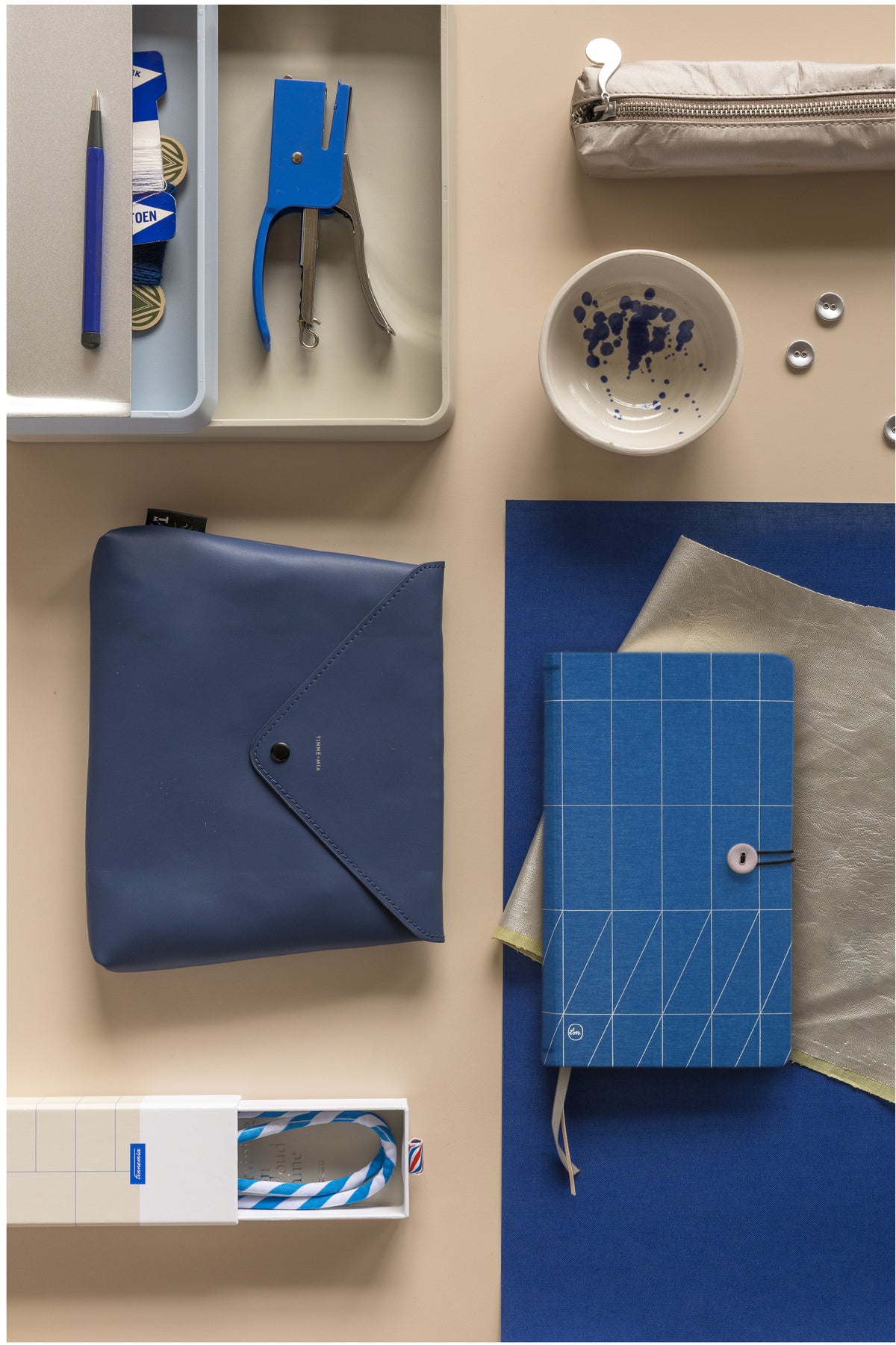Combination Notebook button delft lines + Diary 2027 refill